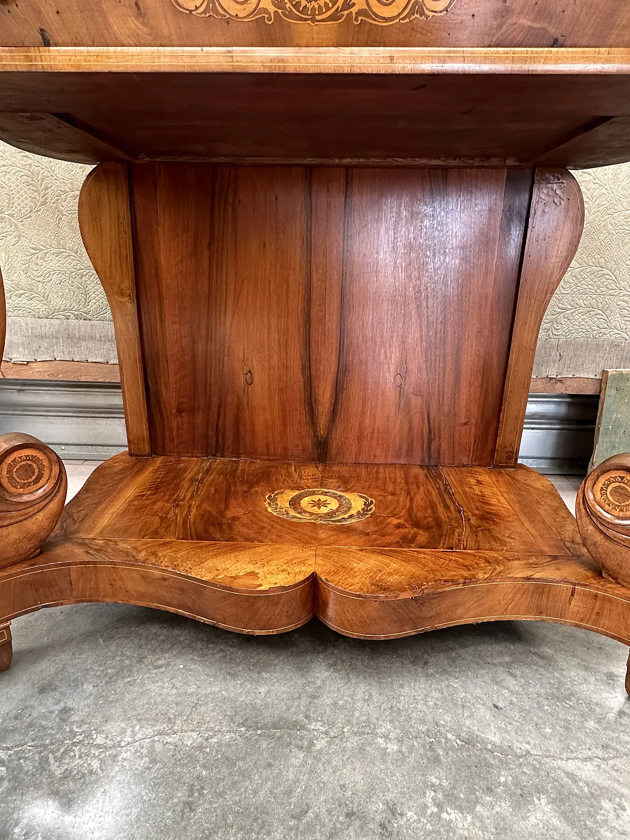 Carlo X console walnut, maple bronze inlays, Piedmont, early 19th c. 8