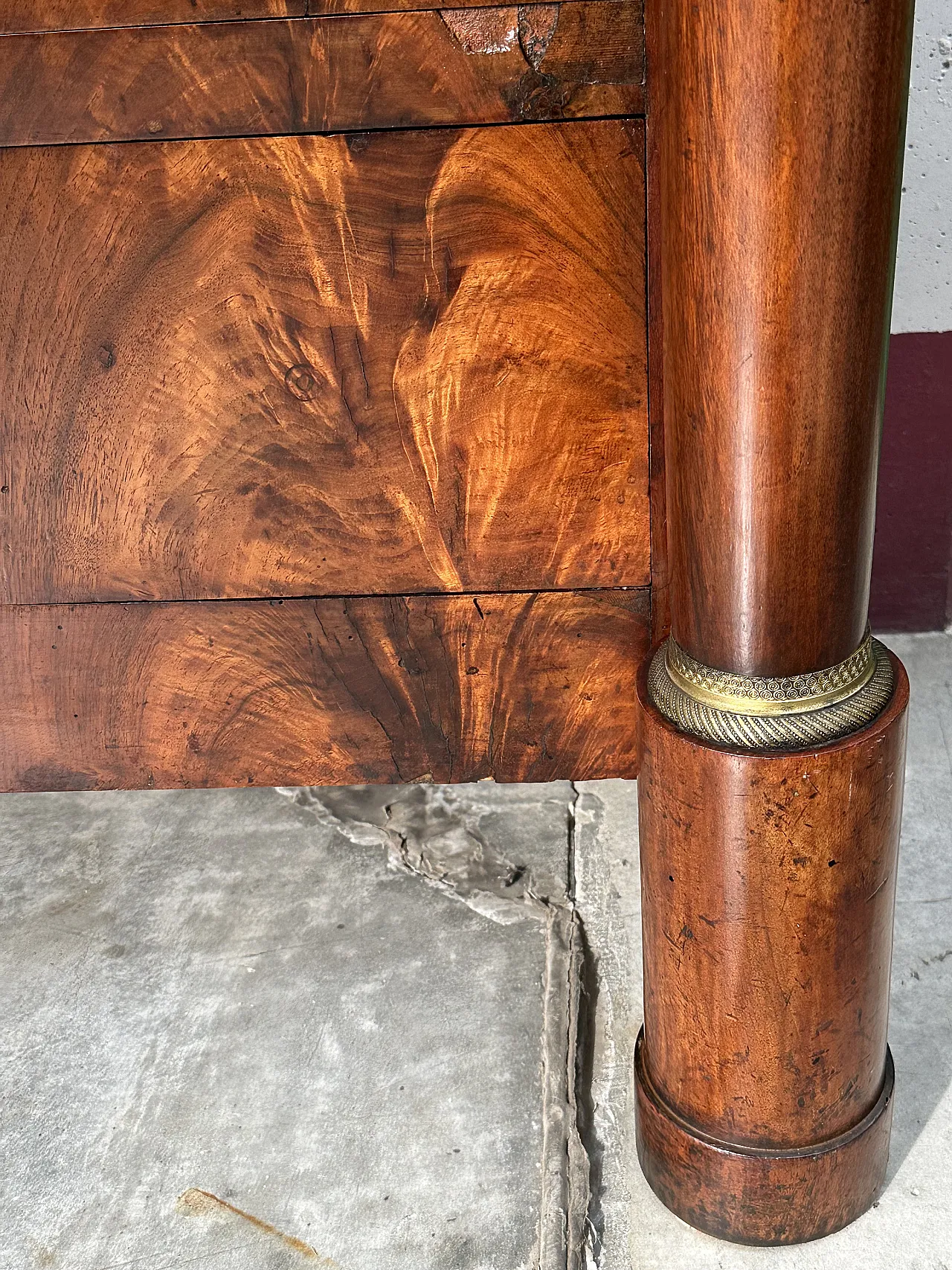 Empire secretaire in walnut feather with columns and bronzes, early 19th century 5