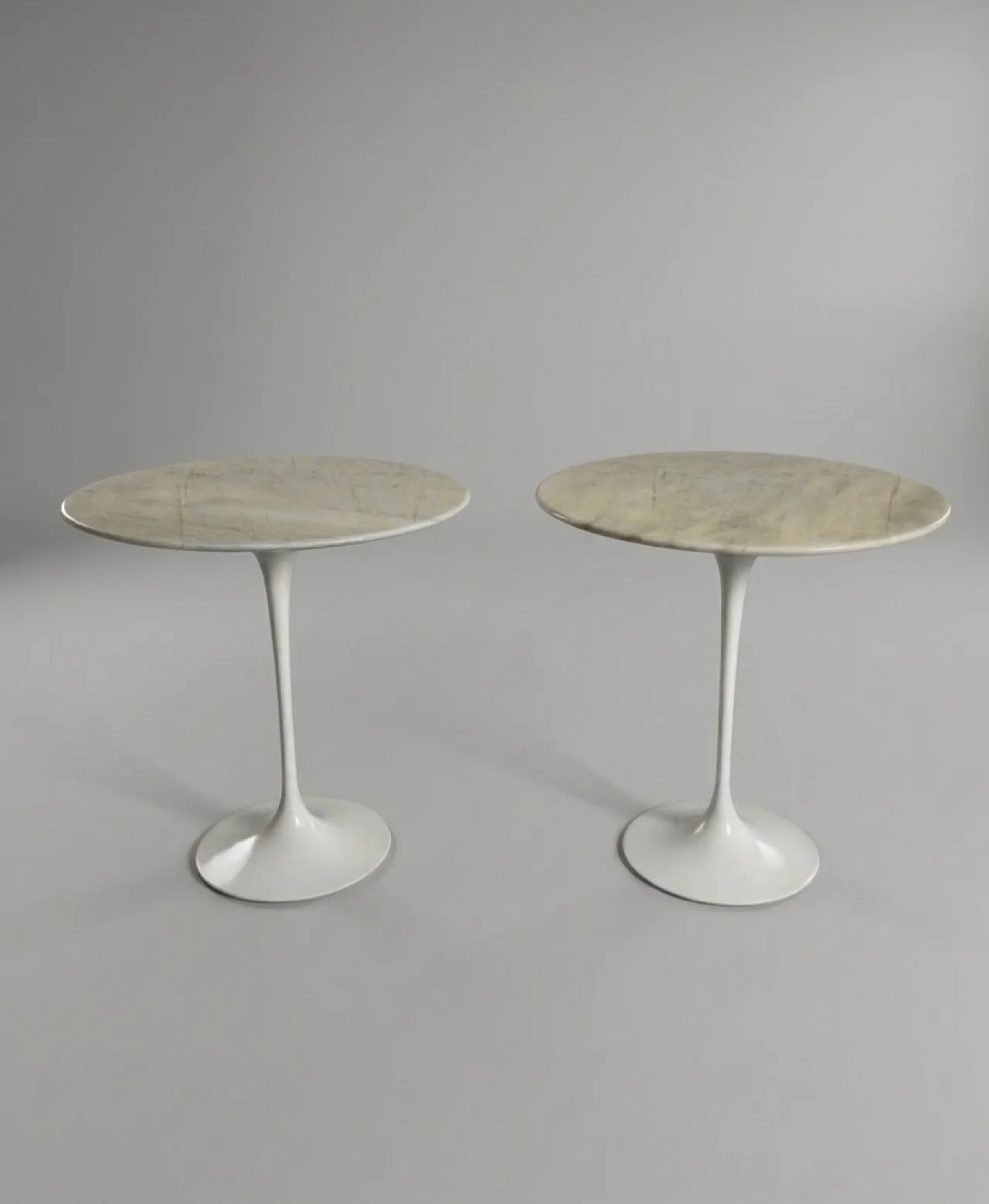 Pair of Tulip marble side tables by Eero Saarinen for Knoll, 70s 4
