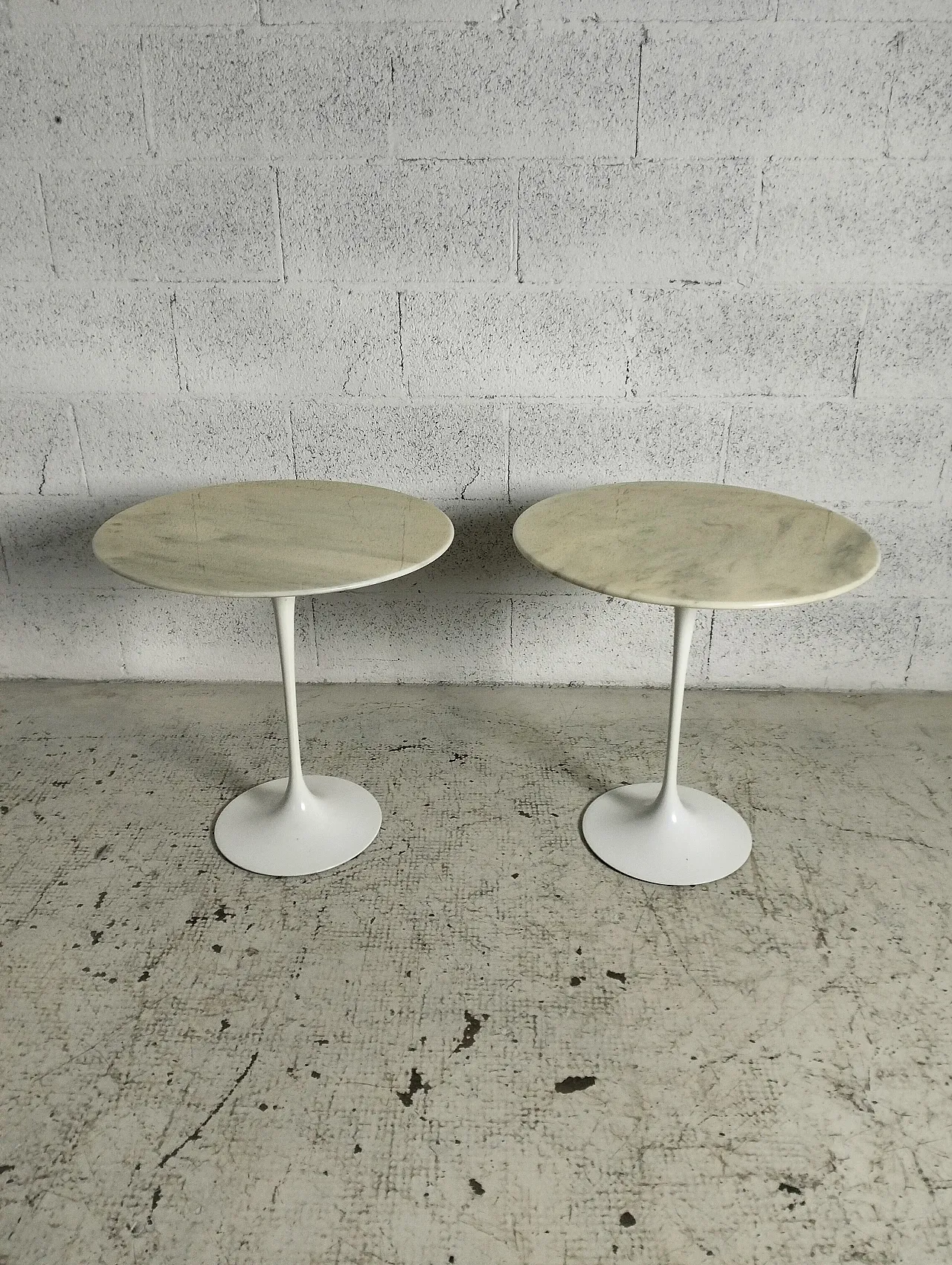 Pair of Tulip marble side tables by Eero Saarinen for Knoll, 70s 6