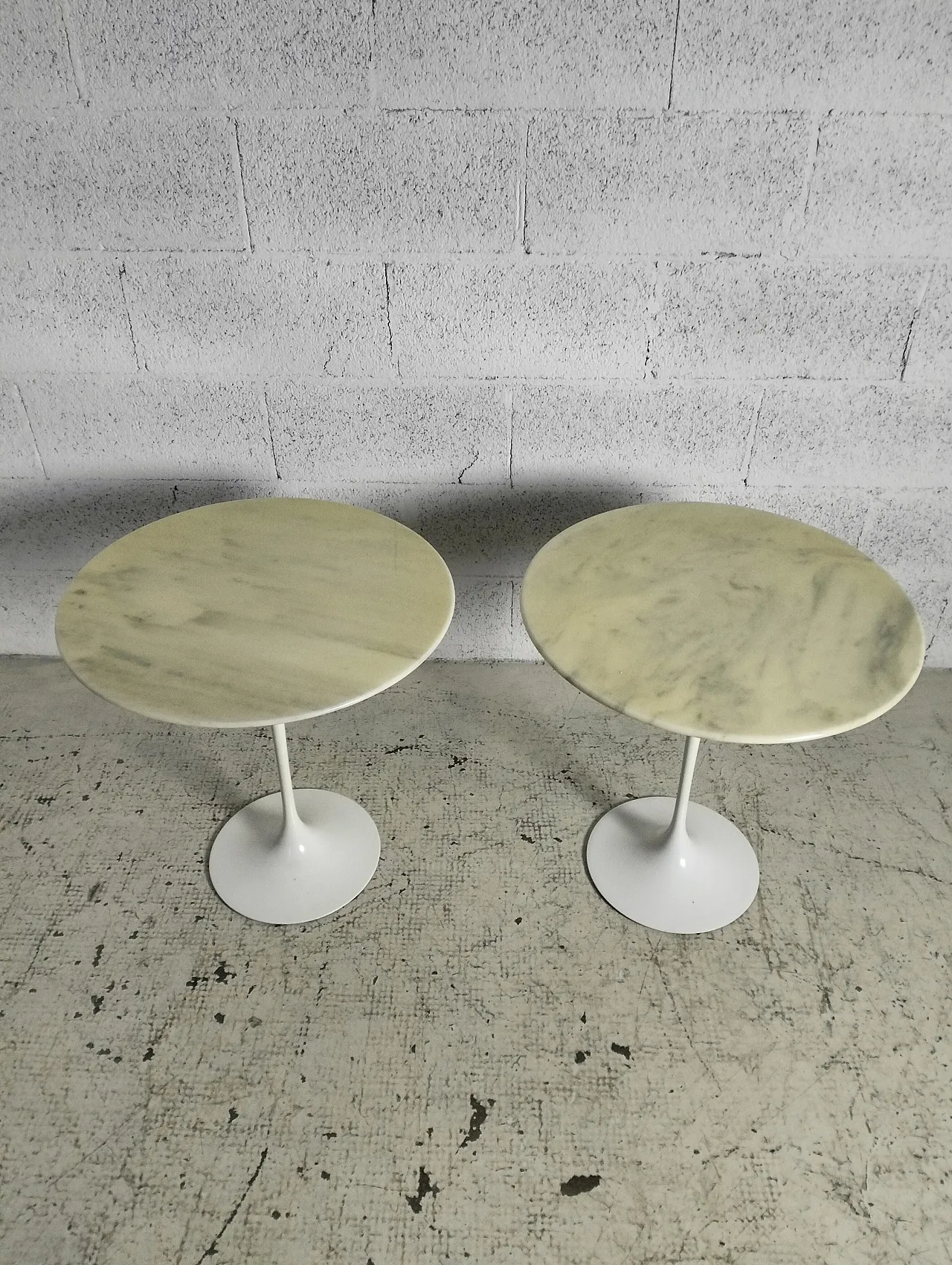 Pair of Tulip marble side tables by Eero Saarinen for Knoll, 70s 8