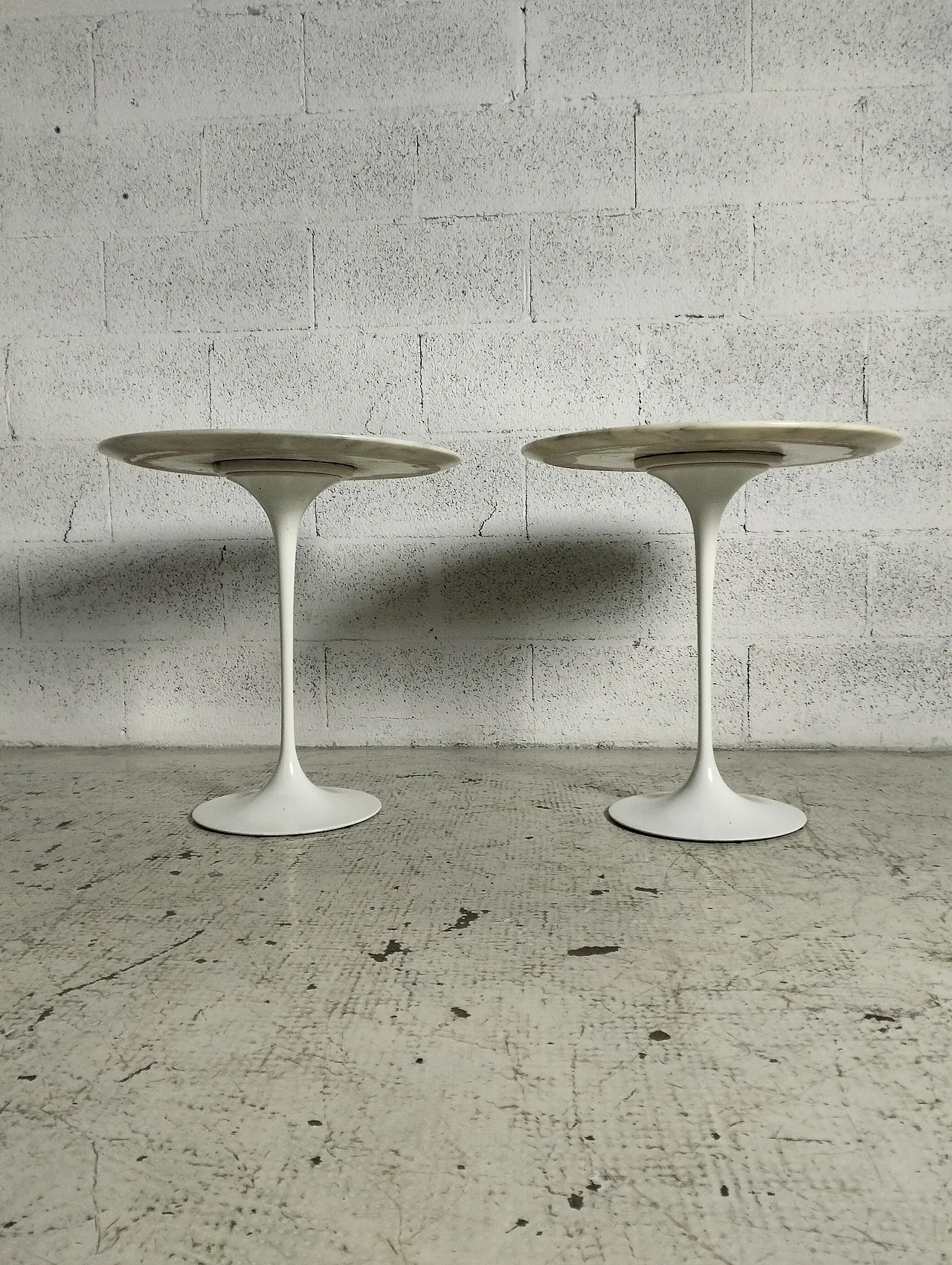 Pair of Tulip marble side tables by Eero Saarinen for Knoll, 70s 11