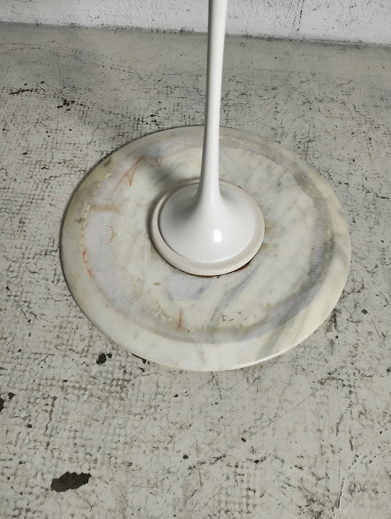 Pair of Tulip marble side tables by Eero Saarinen for Knoll, 70s 13