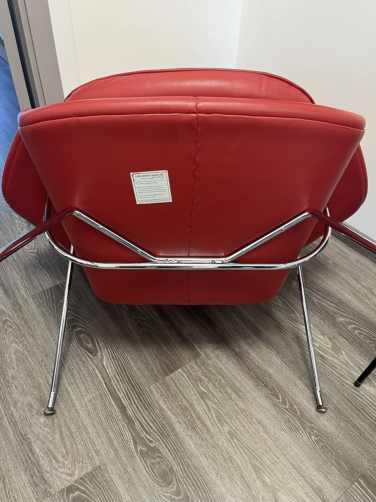 Womb Chair armchair by Eero Saarinen for Knoll red Leather, 2000s 6