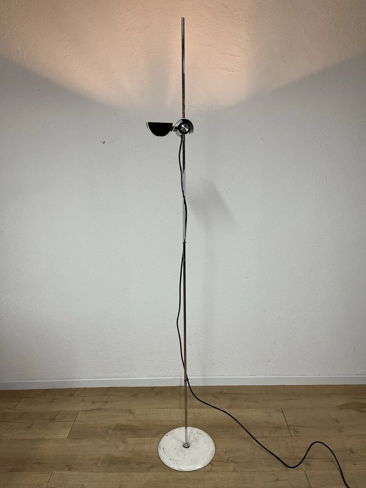 Floor lamp Dim 333 by Vico Magistretti for Oluce, 1970s 3
