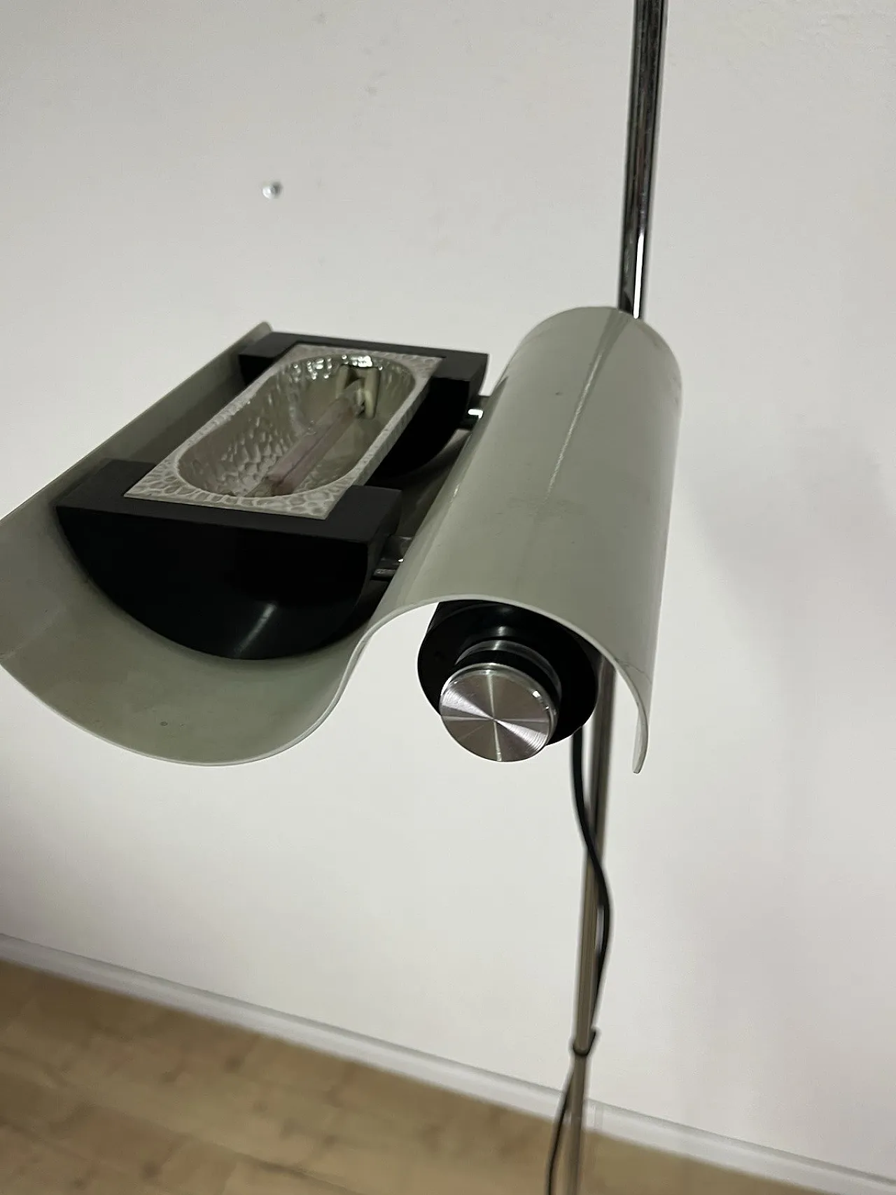 Floor lamp Dim 333 by Vico Magistretti for Oluce, 1970s 4