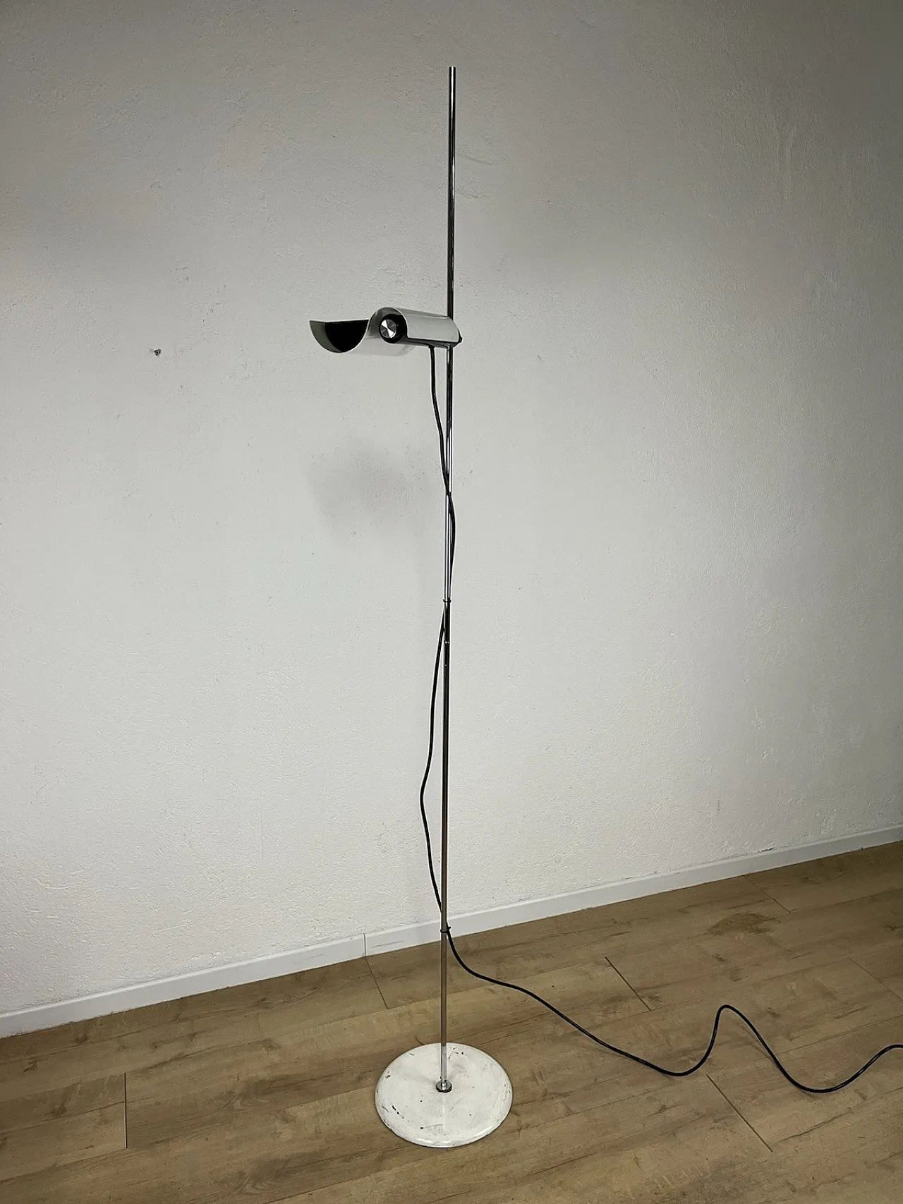 Floor lamp Dim 333 by Vico Magistretti for Oluce, 1970s 12