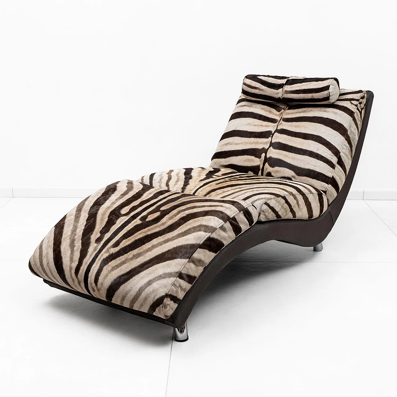 Chaise longue cowhide with sebra pattern, 1980s 2