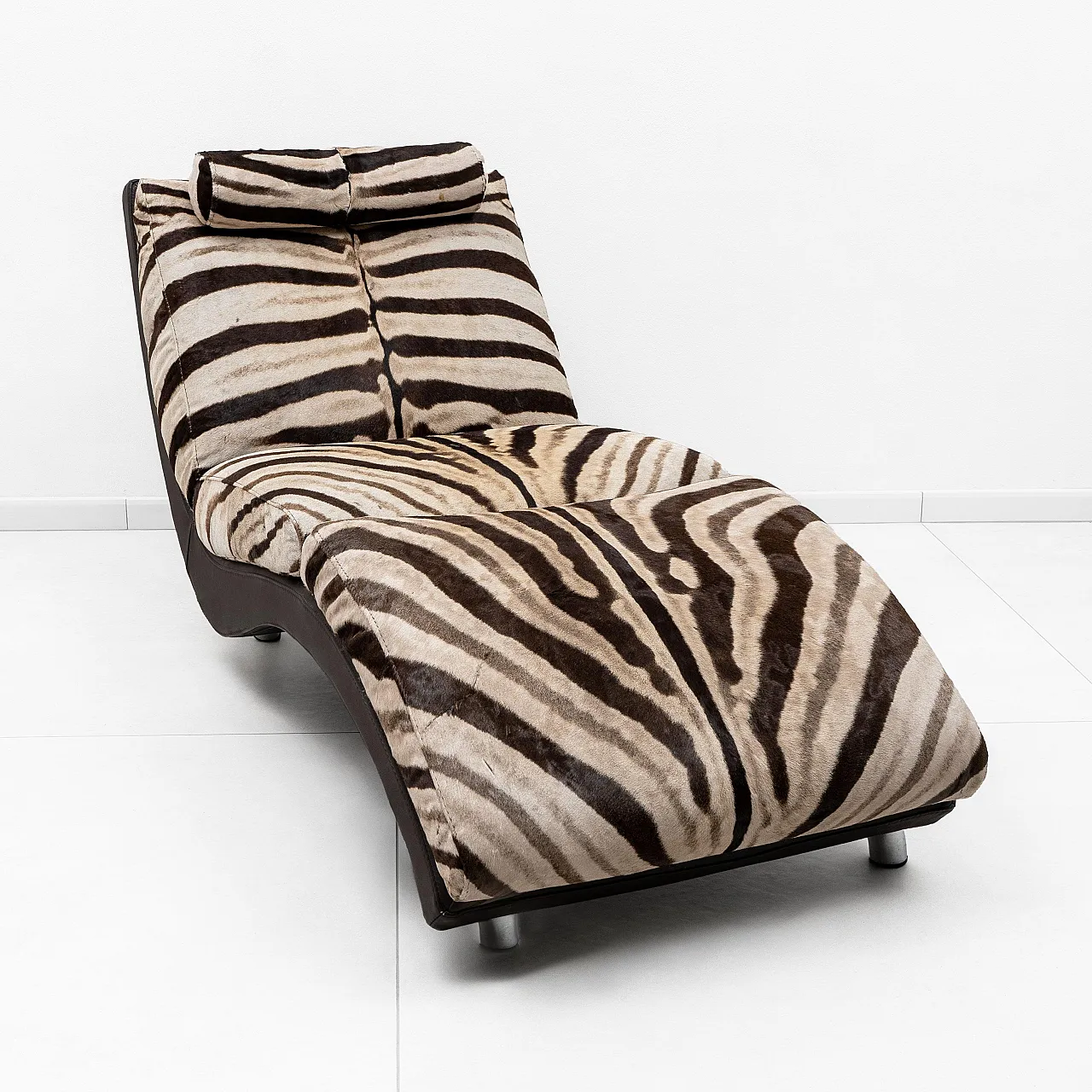 Chaise longue cowhide with sebra pattern, 1980s 3