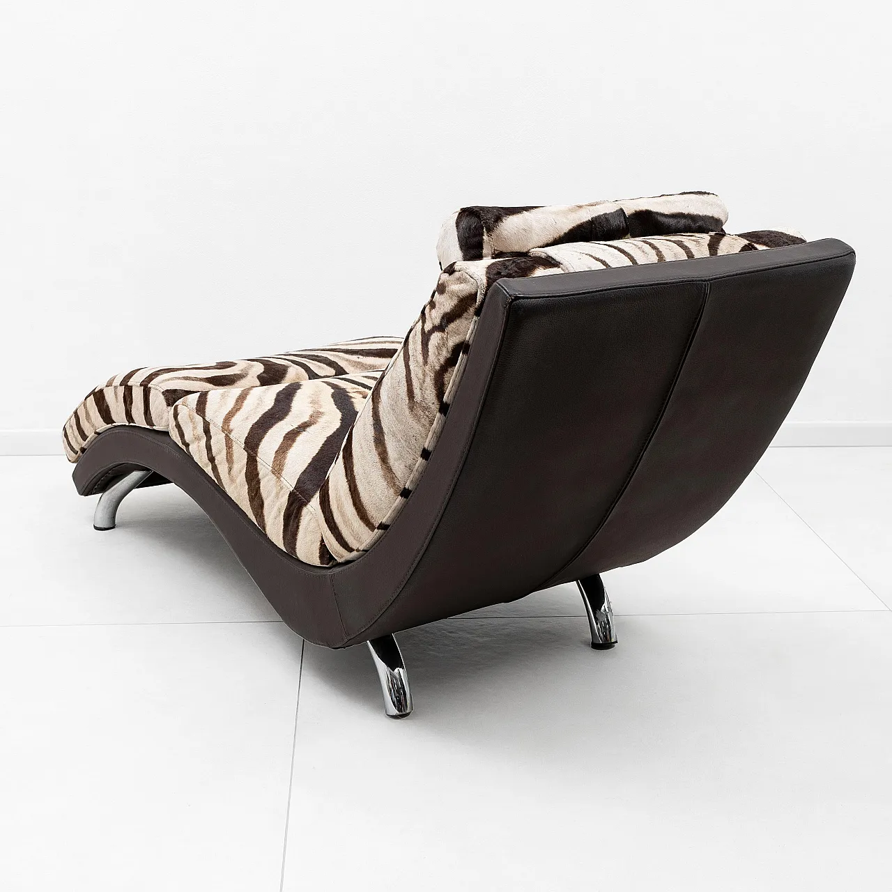 Chaise longue cowhide with sebra pattern, 1980s 4