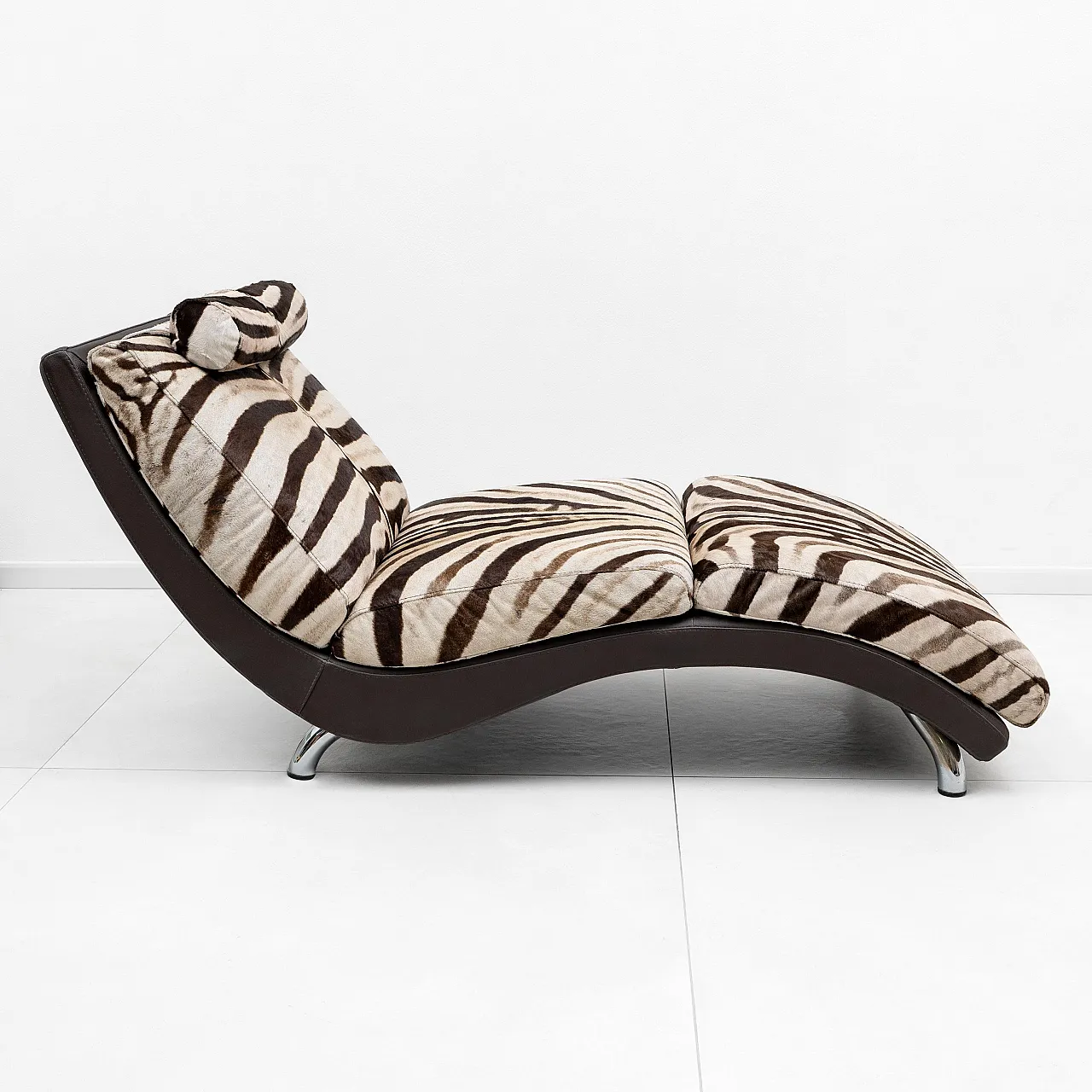 Chaise longue cowhide with sebra pattern, 1980s 5