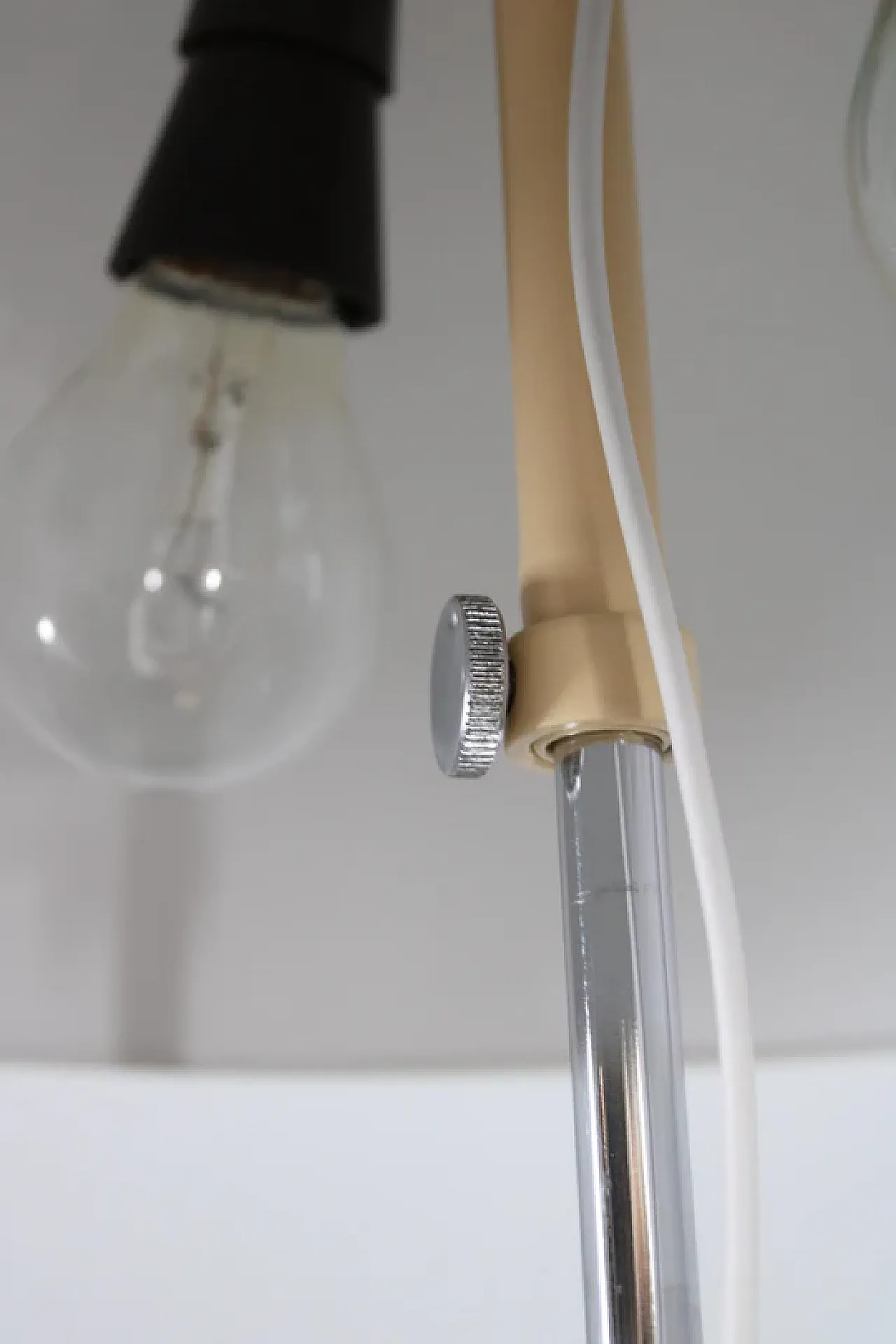 Lampada da terra a forma di fungo in metallo di Napako, anni '70 5