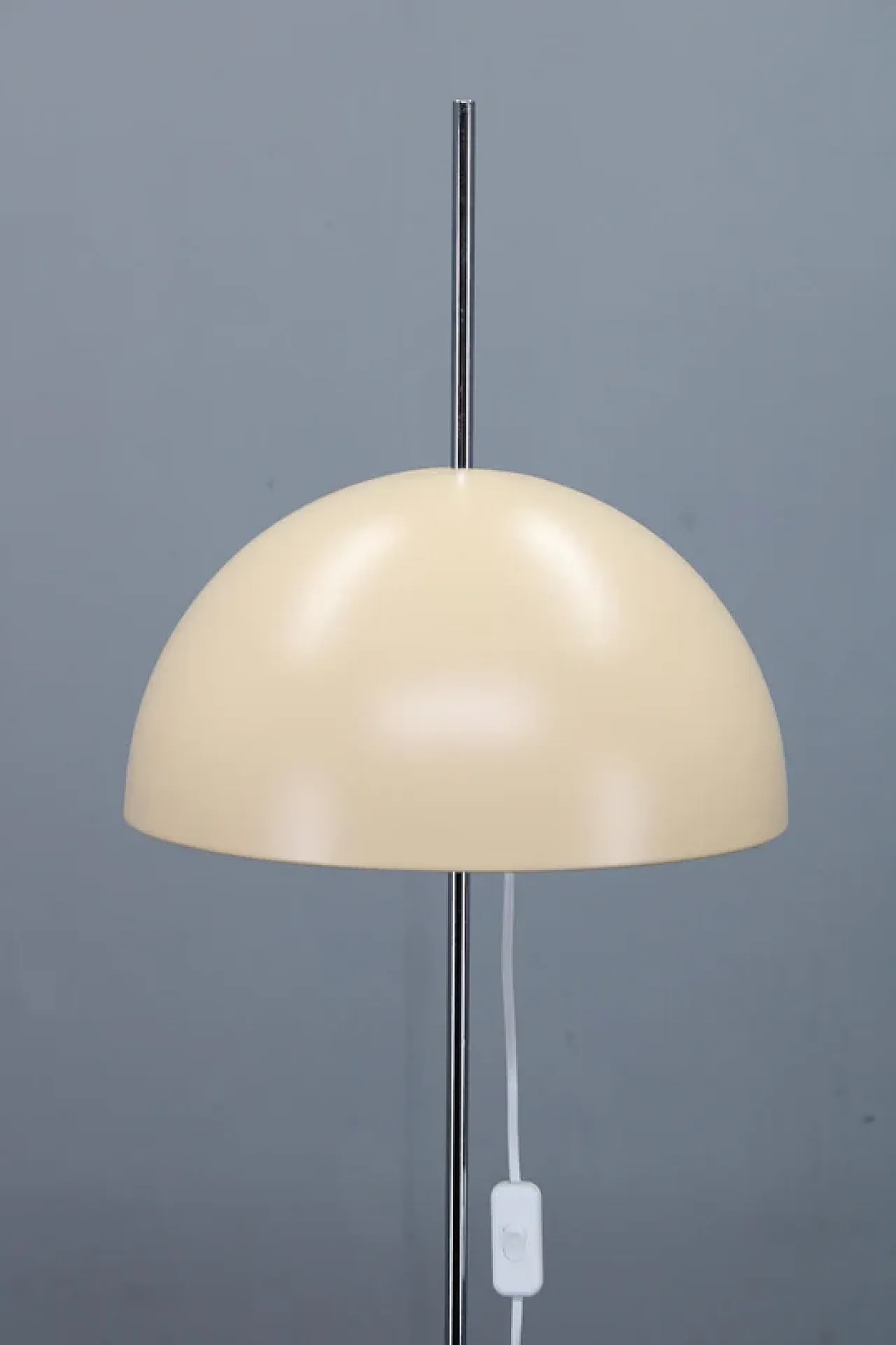 Lampada da terra a forma di fungo in metallo di Napako, anni '70 11