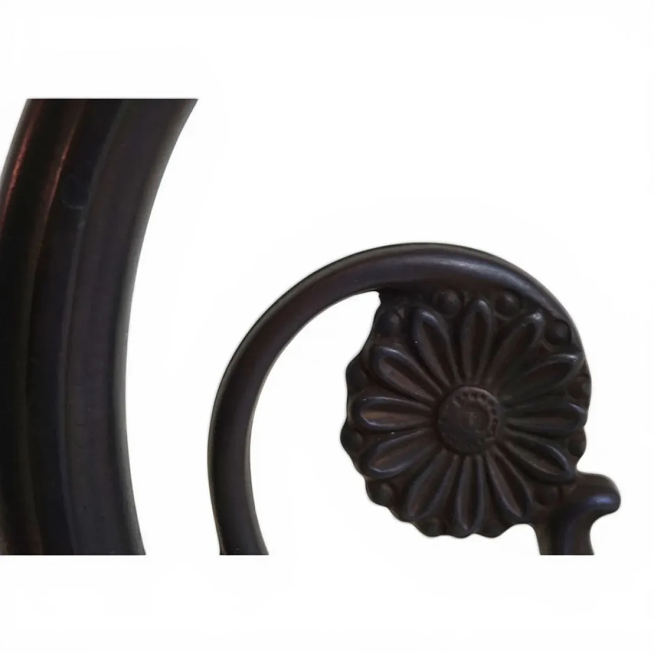 Pair of Art Nouveau brass wall lights, 20th century 5