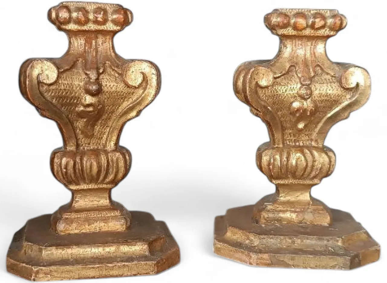 Pair of carved and gilded wooden candlesticks, 19th century 7