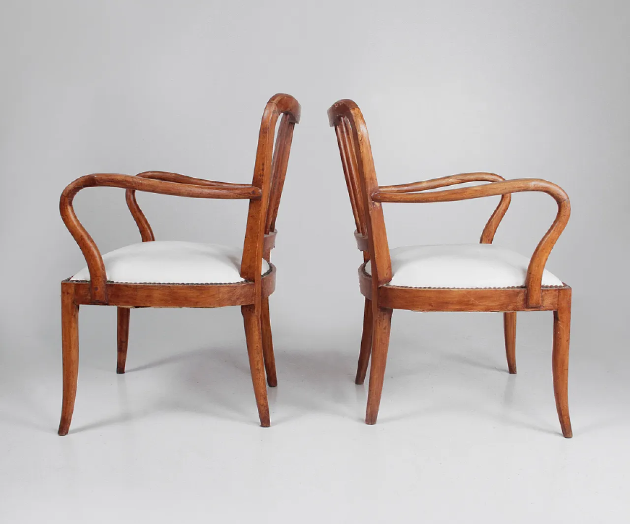 Coppia di poltroncine in legno ed ecopelle, anni '40 3