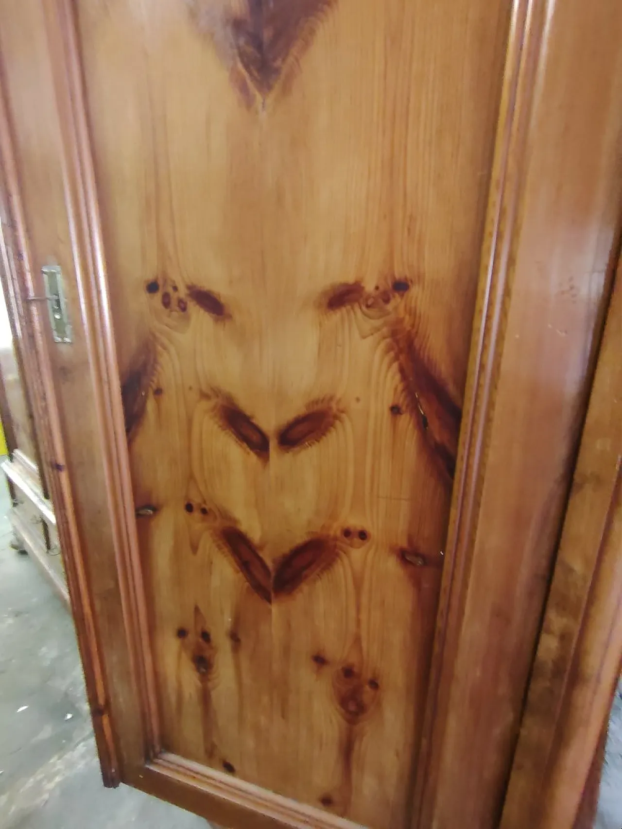 Armadio in larice con 4 ante e 4 cassetti, '800 5