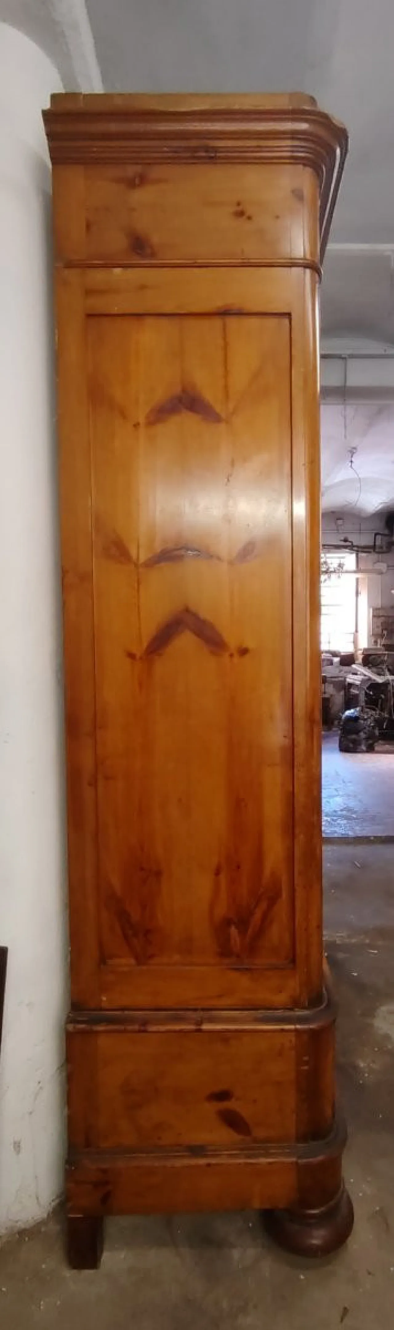 Armadio in larice con 4 ante e 4 cassetti, '800 8