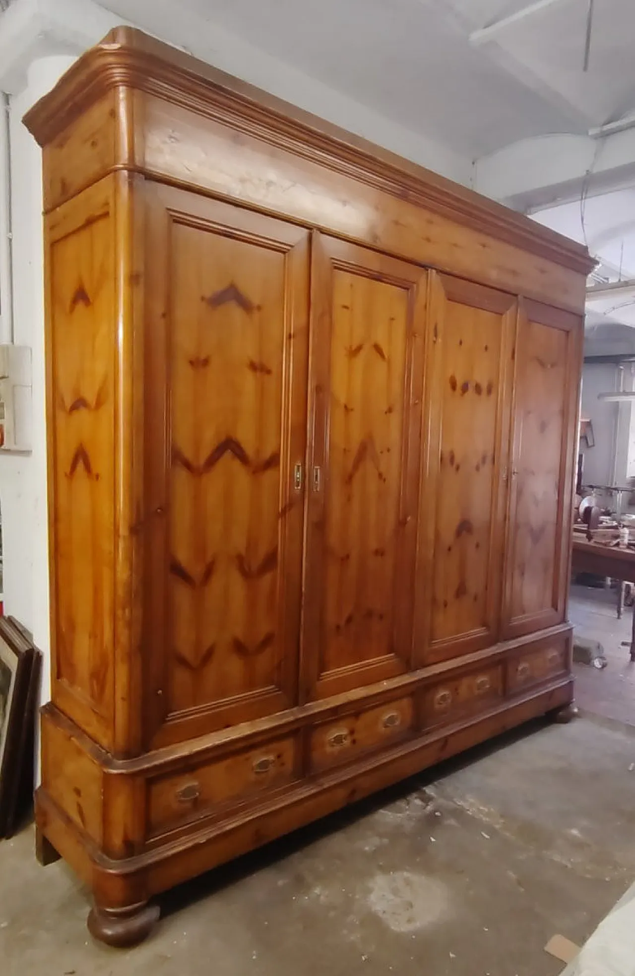 Armadio in larice con 4 ante e 4 cassetti, '800 11