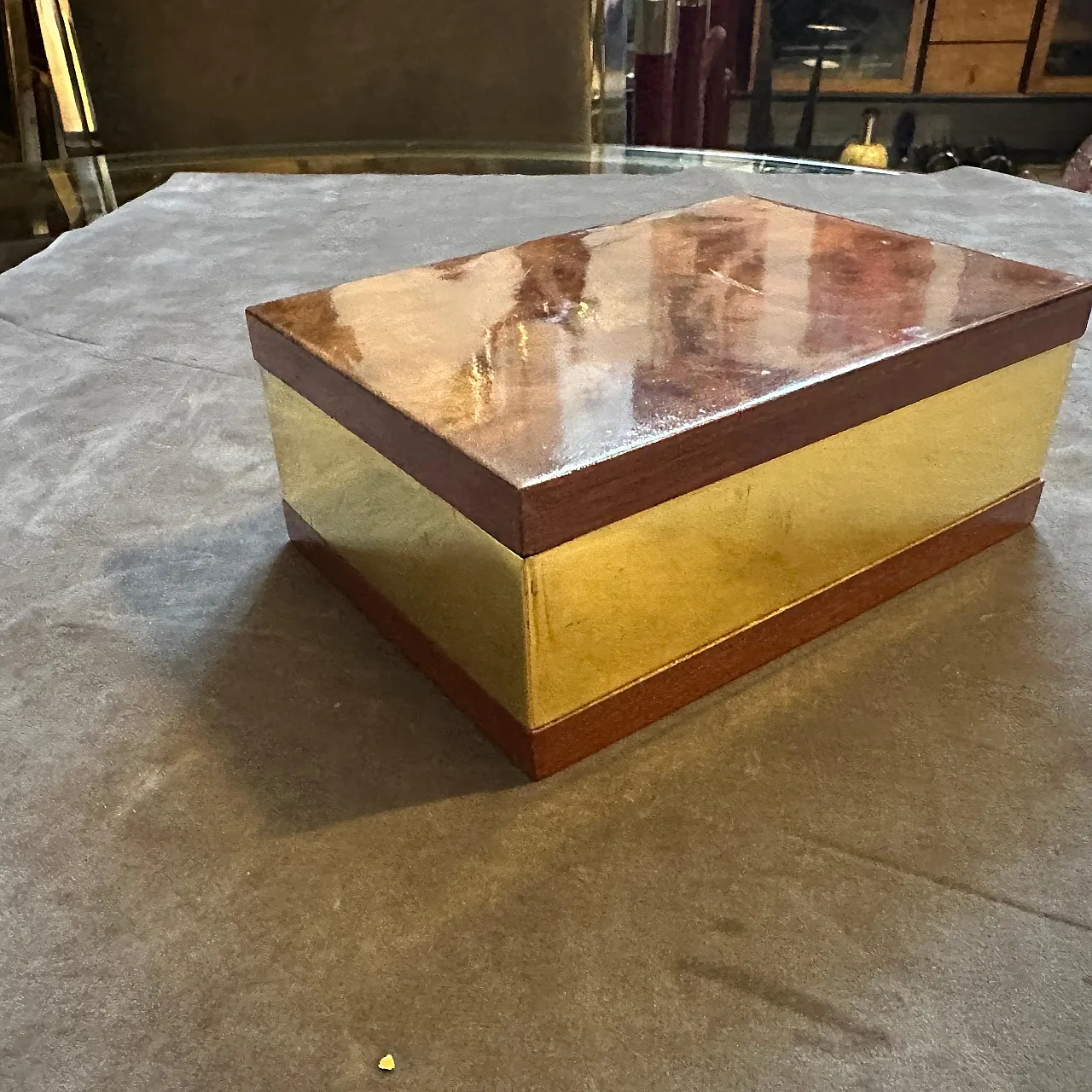 Mid-Century Modern walnut root and gilt metal luxury box, 1970s 3