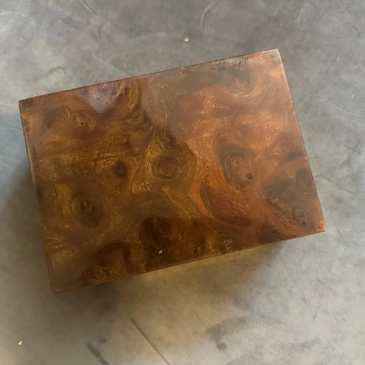 Mid-Century Modern walnut root and gilt metal luxury box, 1970s 4