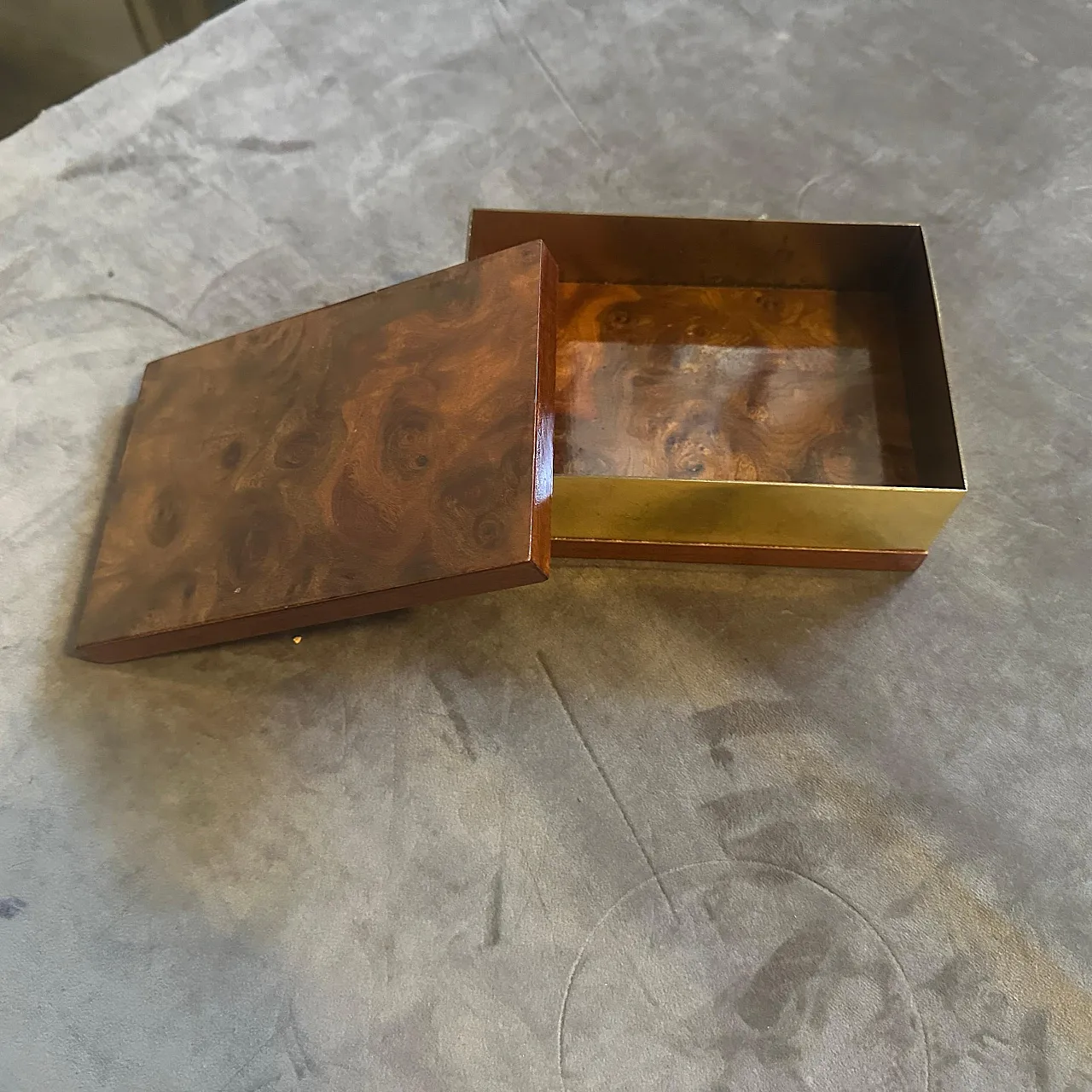 Mid-Century Modern walnut root and gilt metal luxury box, 1970s 6