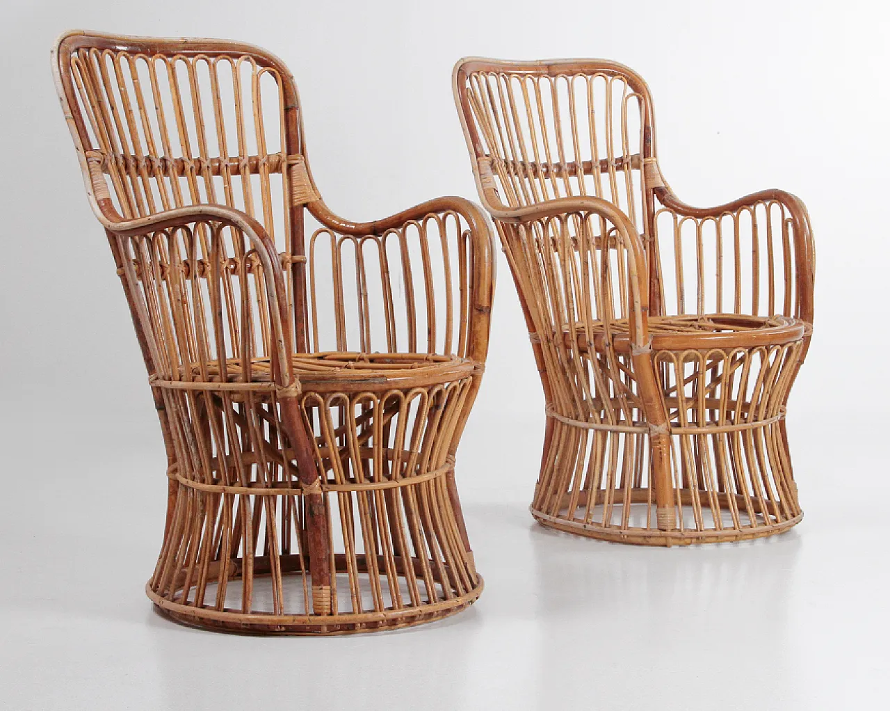 Pair of rattan chairs attributed to Luigi Caccia Dominioni, 1950s 4