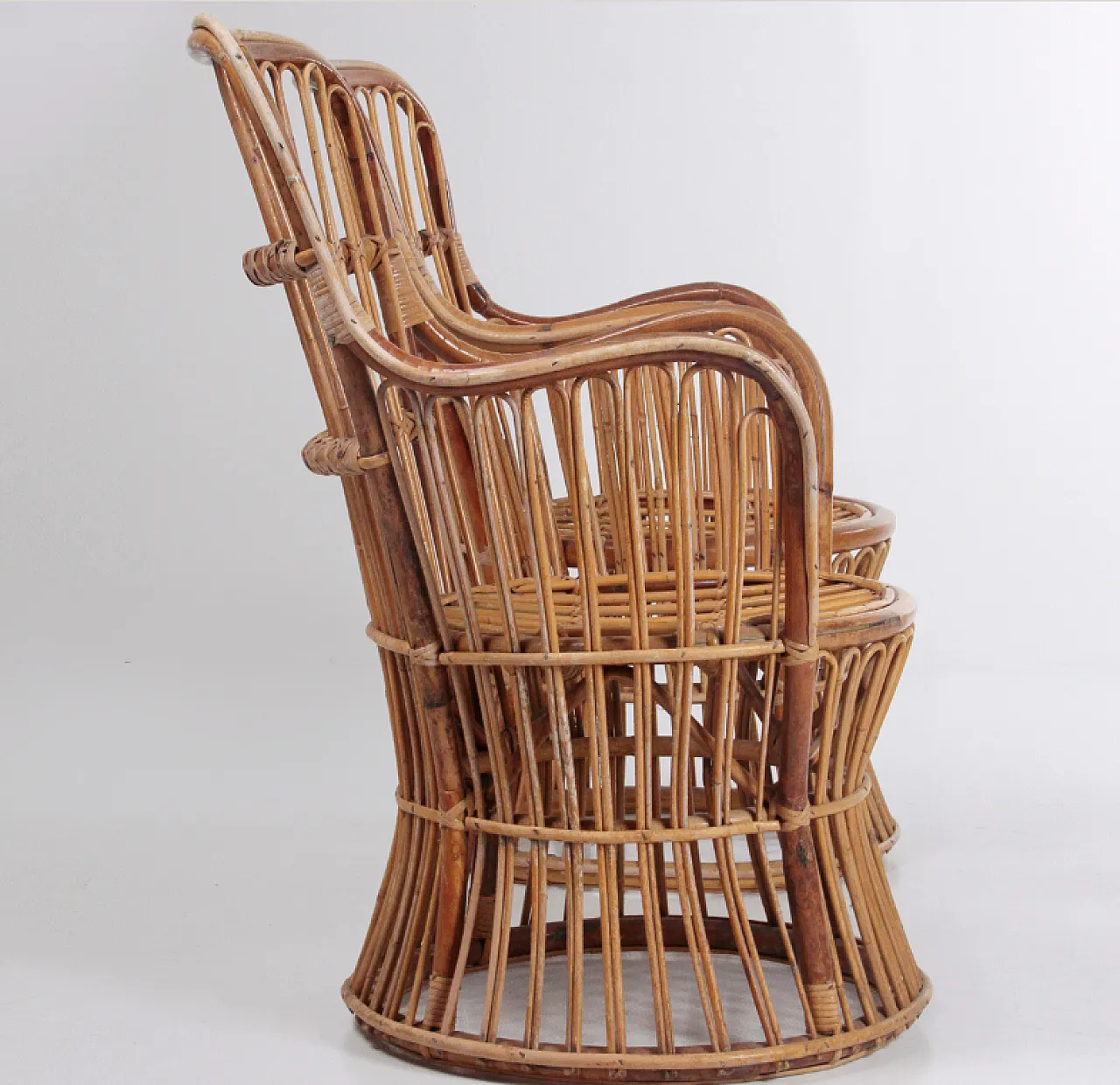 Pair of rattan chairs attributed to Luigi Caccia Dominioni, 1950s 5