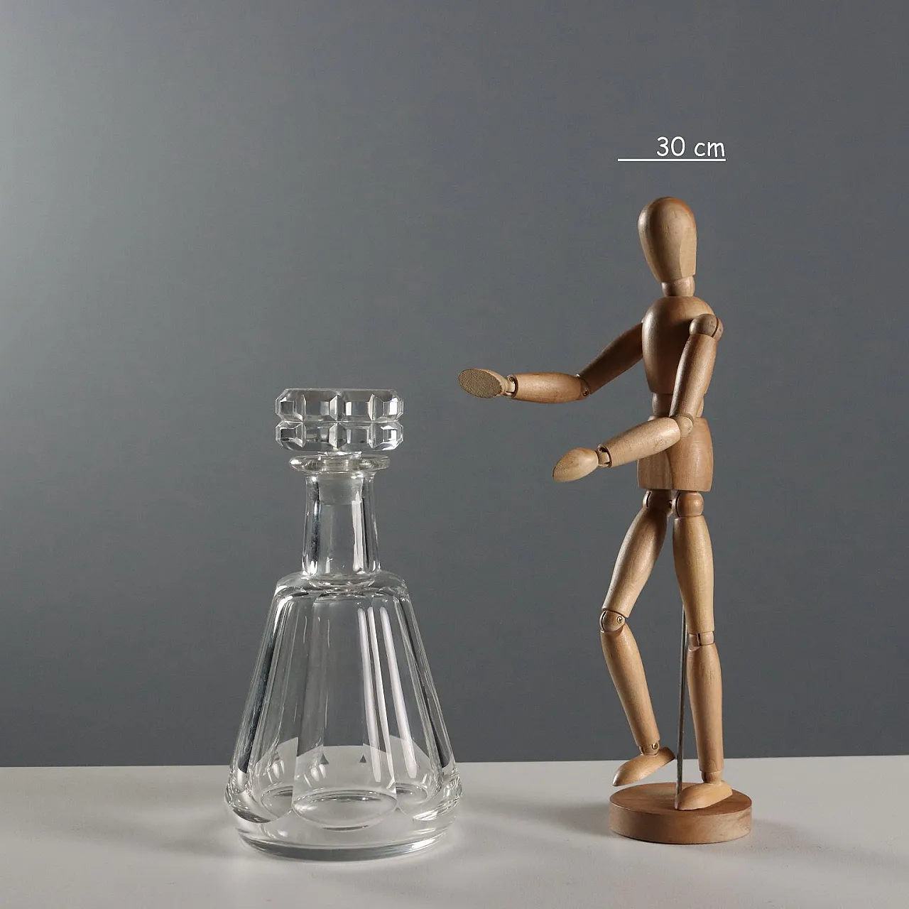 Baccarat Manufacture crystal bottle, 20th century 2