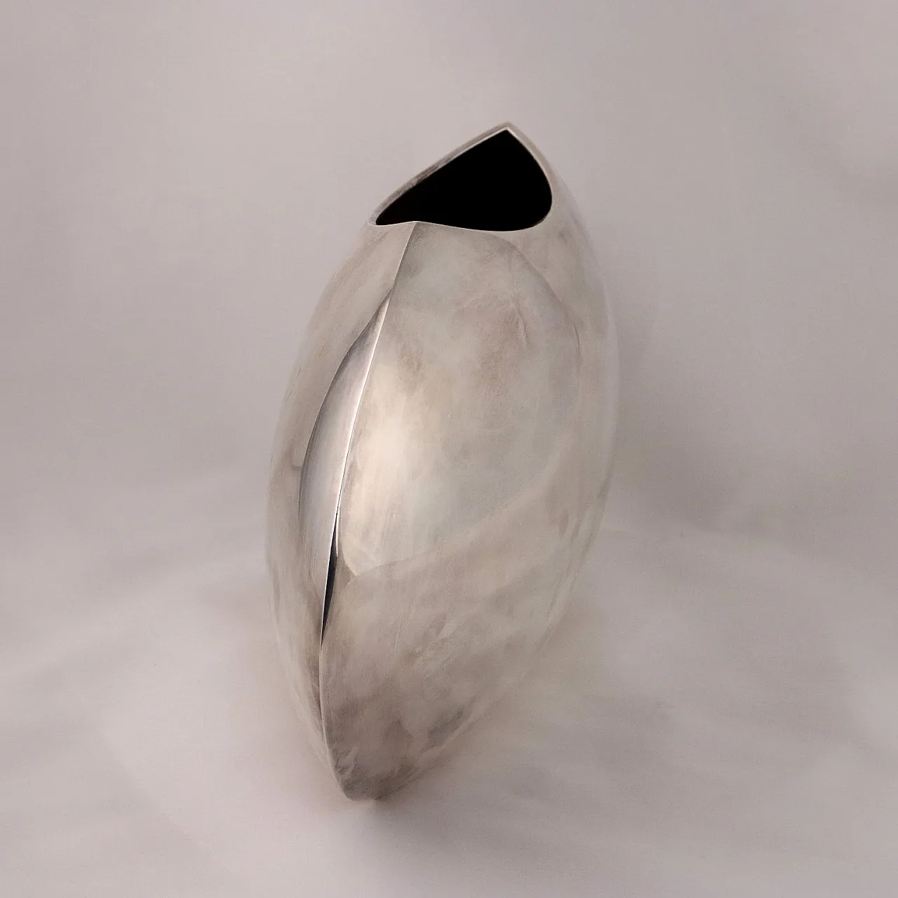 Sin 1976/2002 vase by Lino Sabattini, 2000s 5