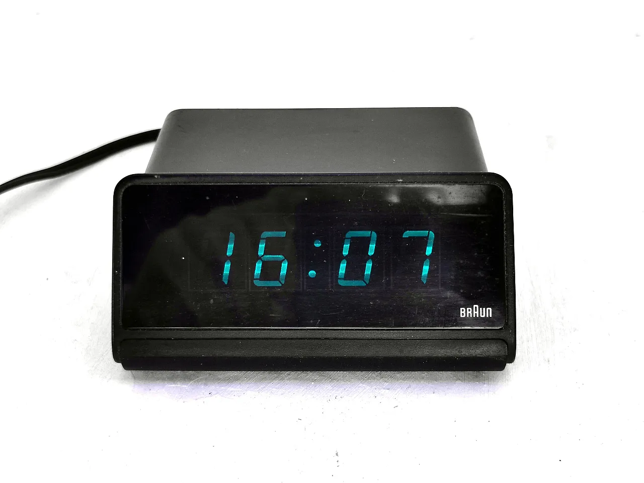 DN 40 alarm clock 4967 by Dieter Rams & Dietrich Lubs for Braun, 1970s 2