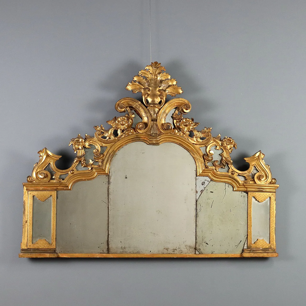 Carved and gilded wooden fireplace, 18th century 1