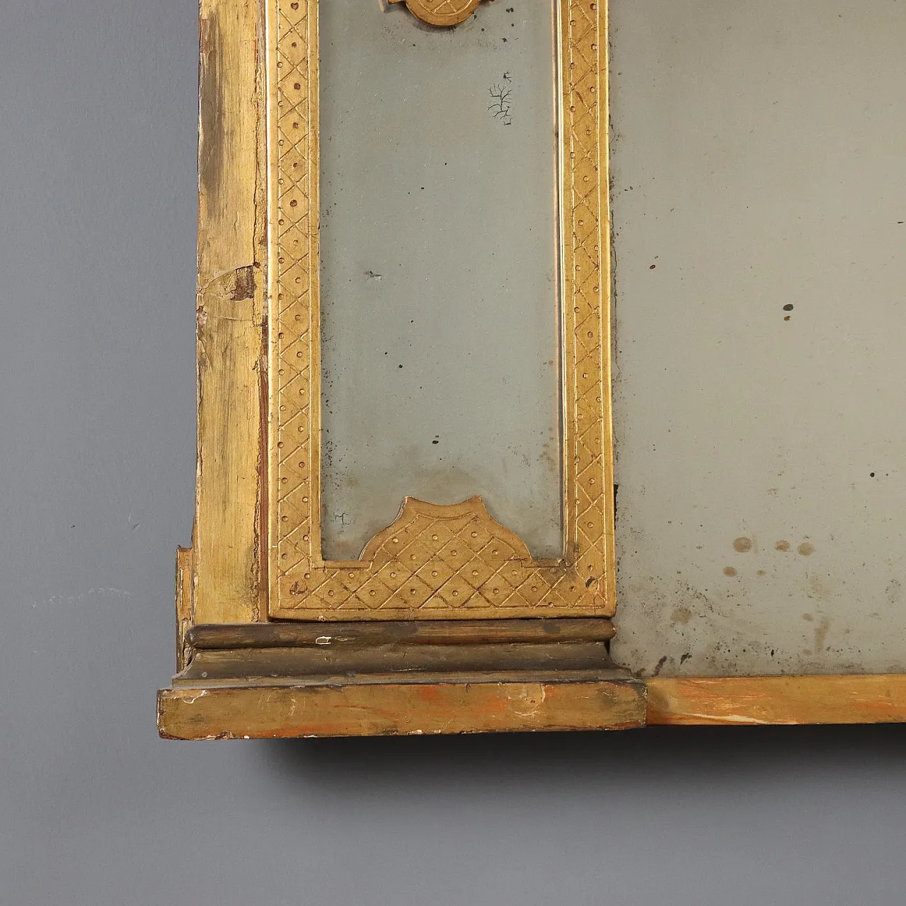 Carved and gilded wooden fireplace, 18th century 6