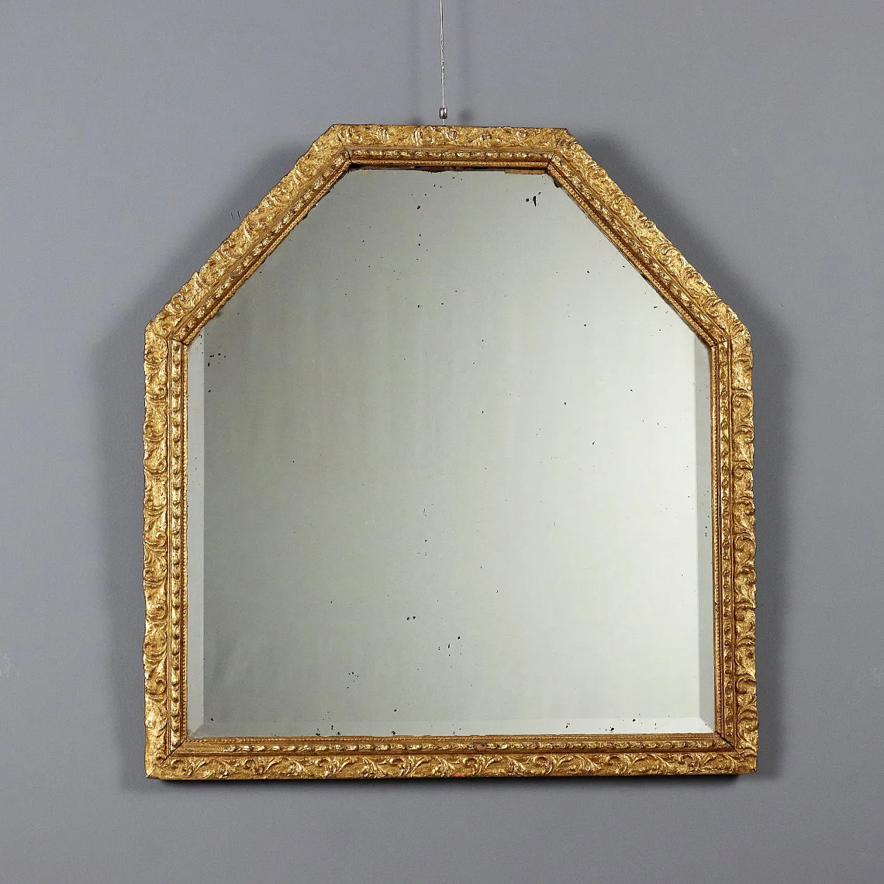 Specchiera in legno e pastiglia dorati, '900 1
