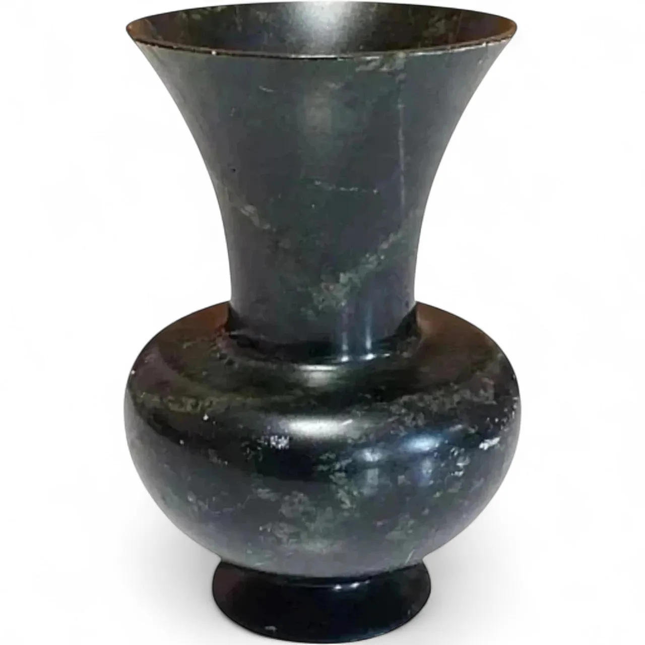 Spinach green nephrite jade vase,  17th century 22