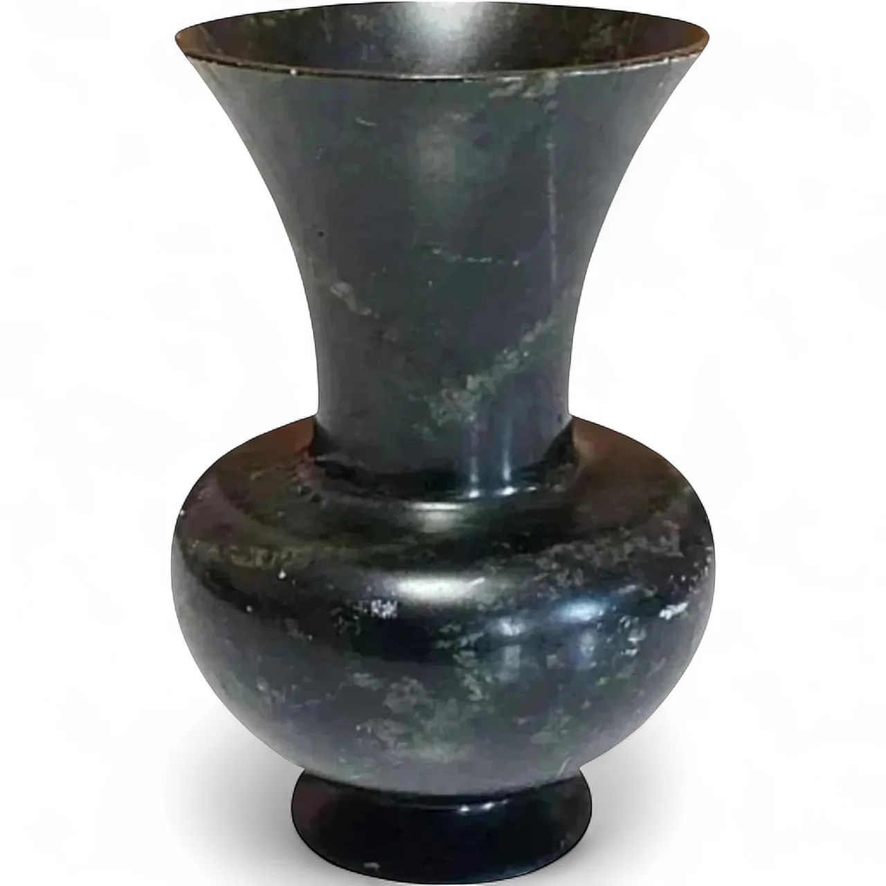 Spinach green nephrite jade vase,  17th century 29