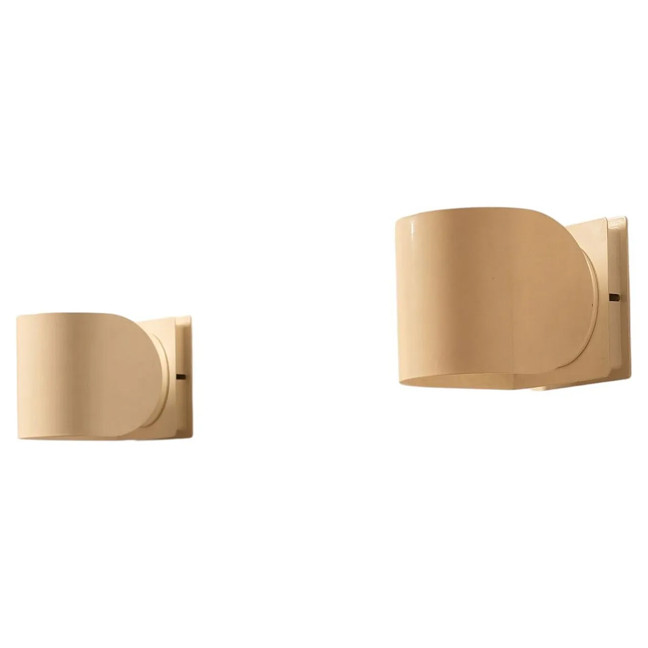 Pair of wall sconces, 1970s 1
