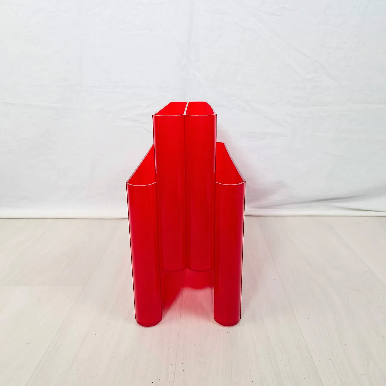 Magazine rack  by Giotto Stoppino for Kartell, 90s 8