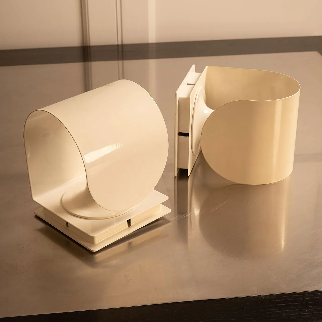 Pair of wall sconces, 1970s 5