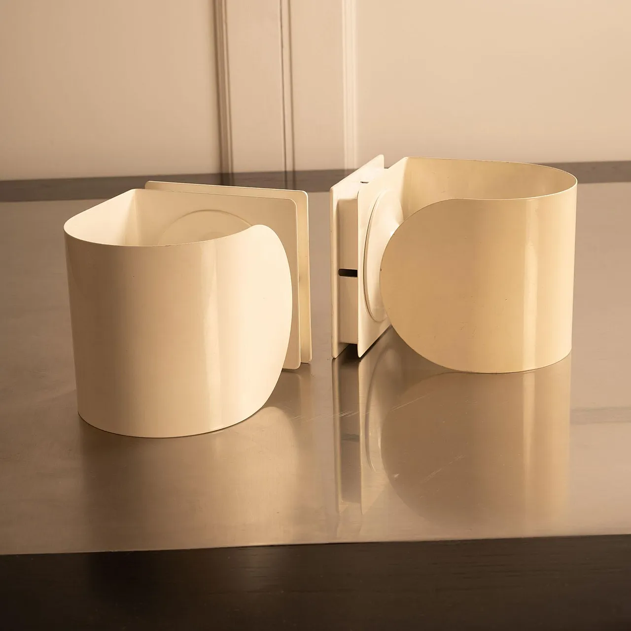 Pair of wall sconces, 1970s 6