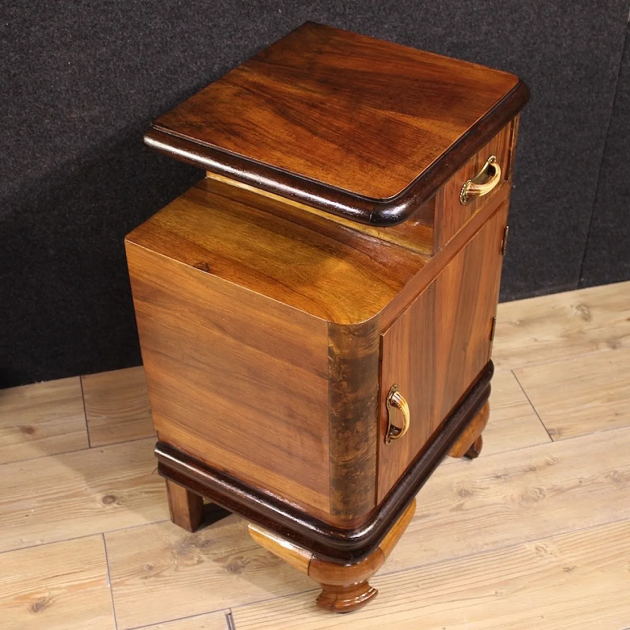 Pair of Italian bedside tables, 20th century 5