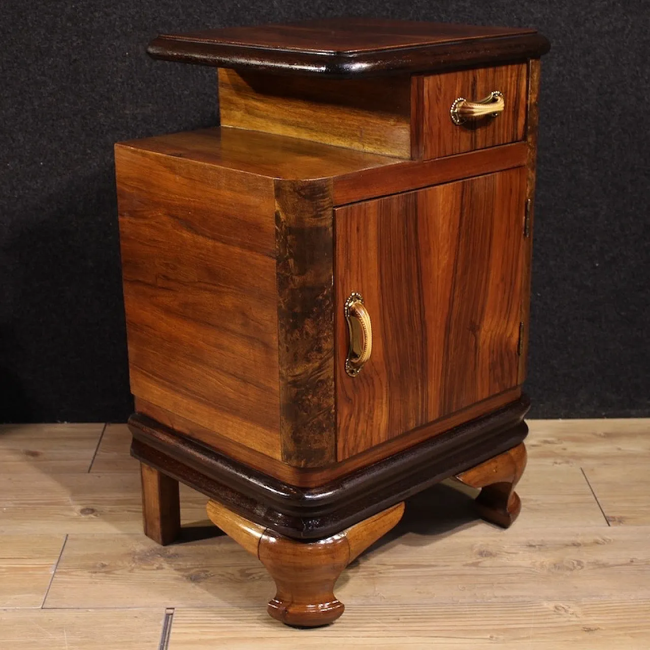 Pair of Italian bedside tables, 20th century 7