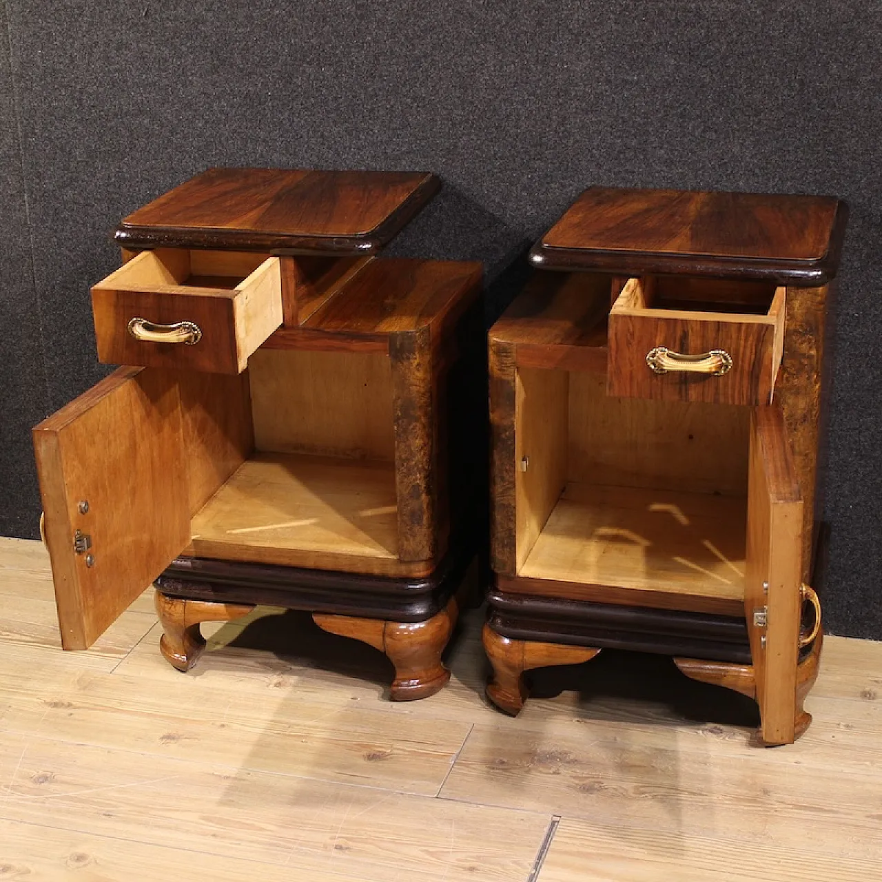 Pair of Italian bedside tables, 20th century 8