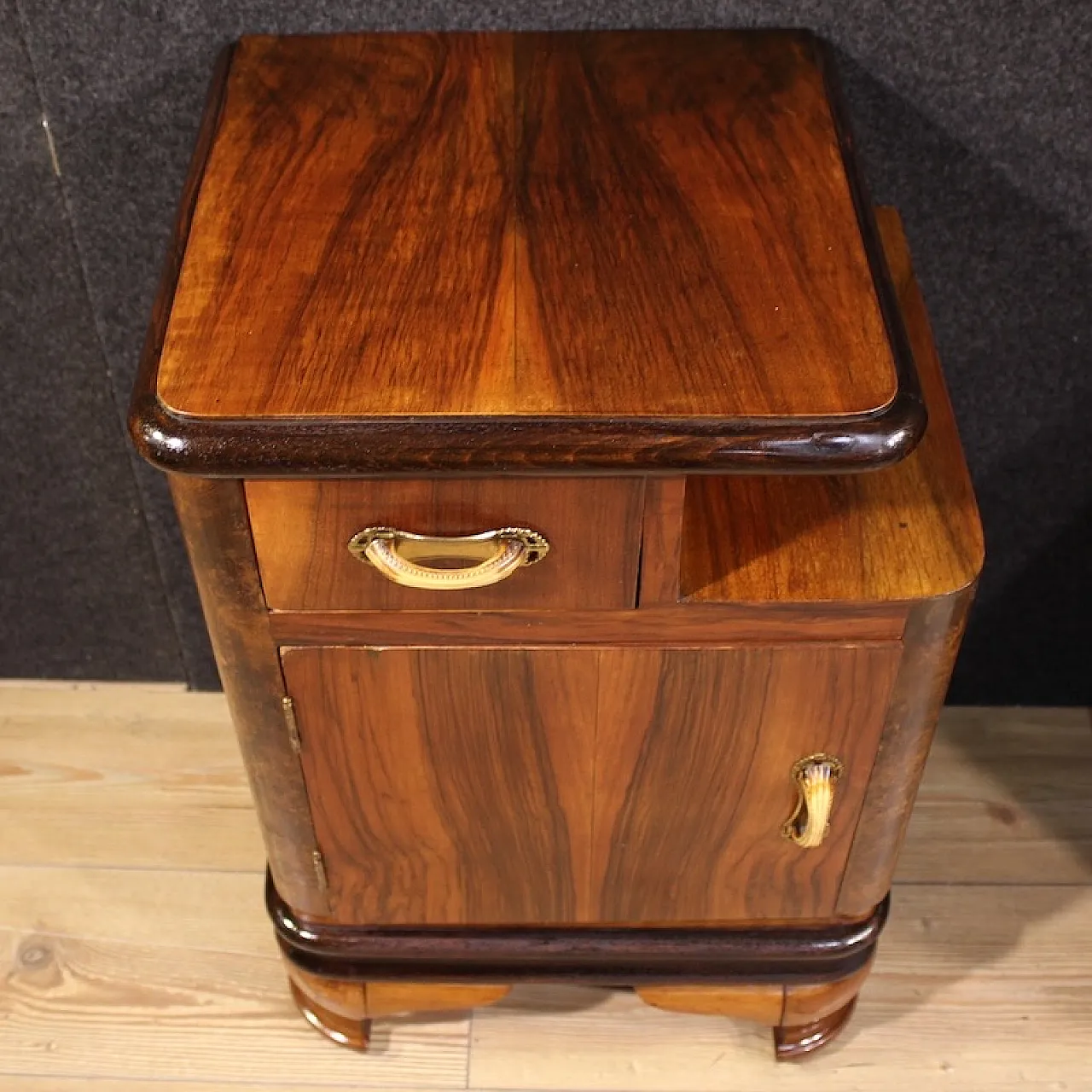 Pair of Italian bedside tables, 20th century 9