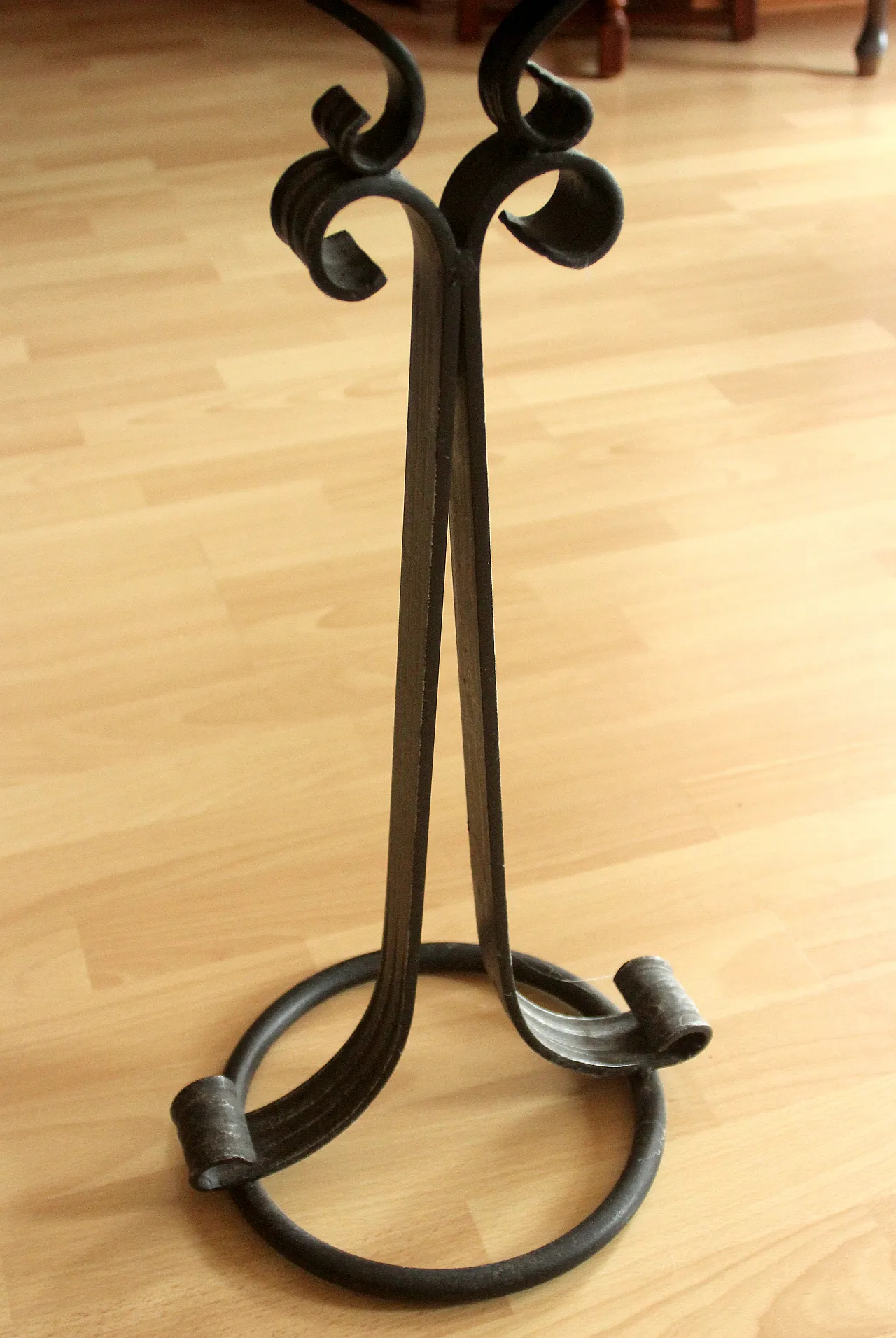 Mid Century handmade wrought iron stand ashtray, 60s 4