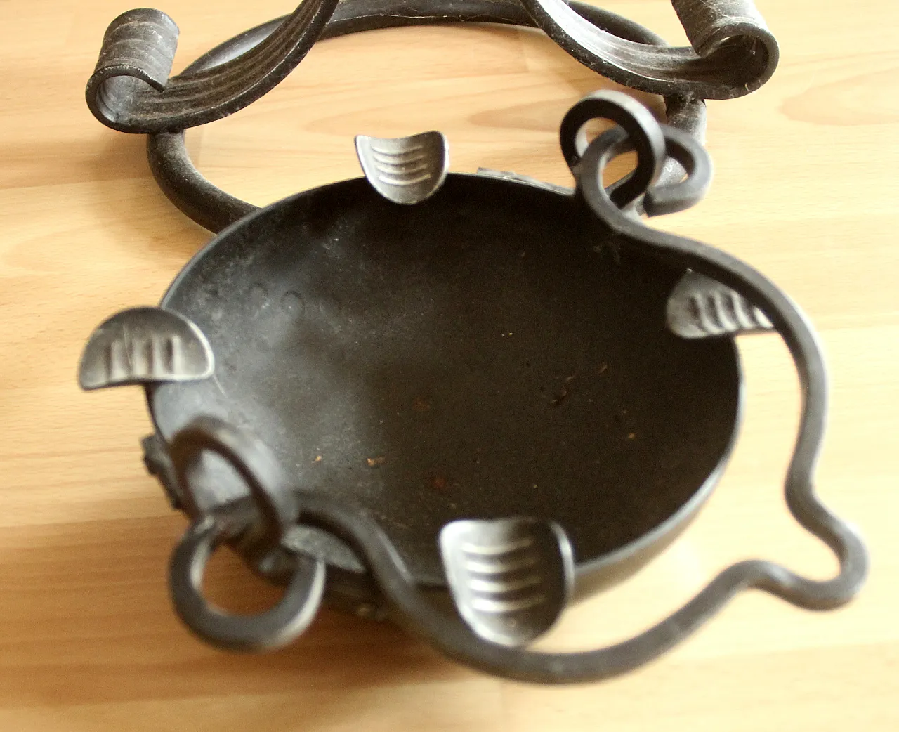 Mid Century handmade wrought iron stand ashtray, 60s 8