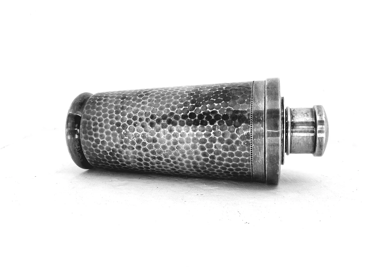Macabo Cusano Milanino Italy fine sheker hammered by Aldo Tura, 1970s 2