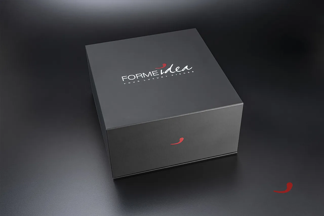 Red and White Glass Fusion Vase Italian craftsmanship, 2000s 8