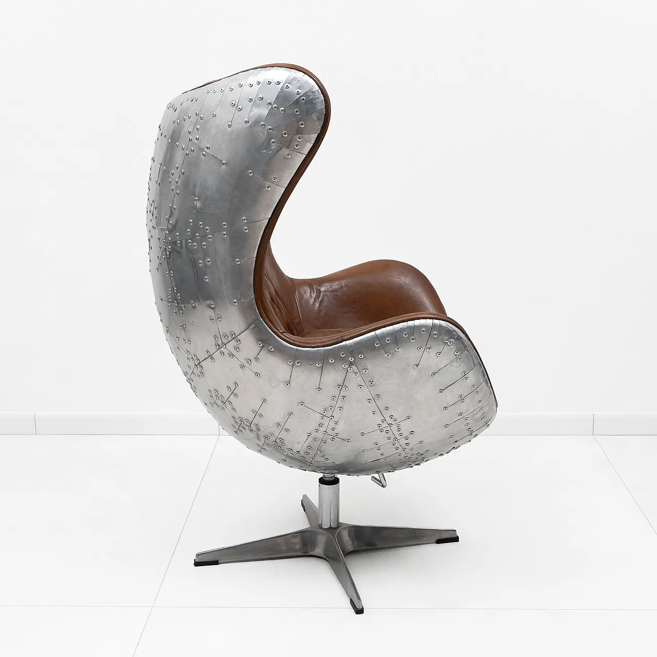 Mid-century Aviator Tomcat Egg chair, leather and metal, 1970s 3