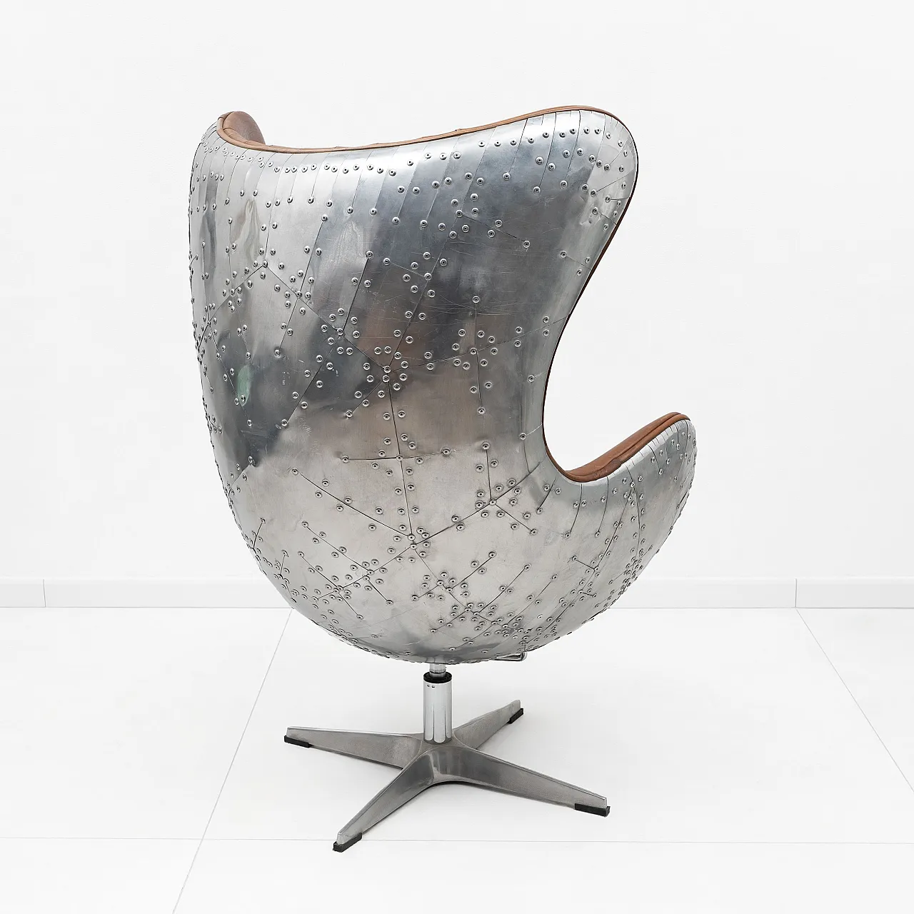 Mid-century Aviator Tomcat Egg chair, leather and metal, 1970s 5